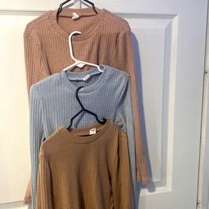 Three different colors crop tops